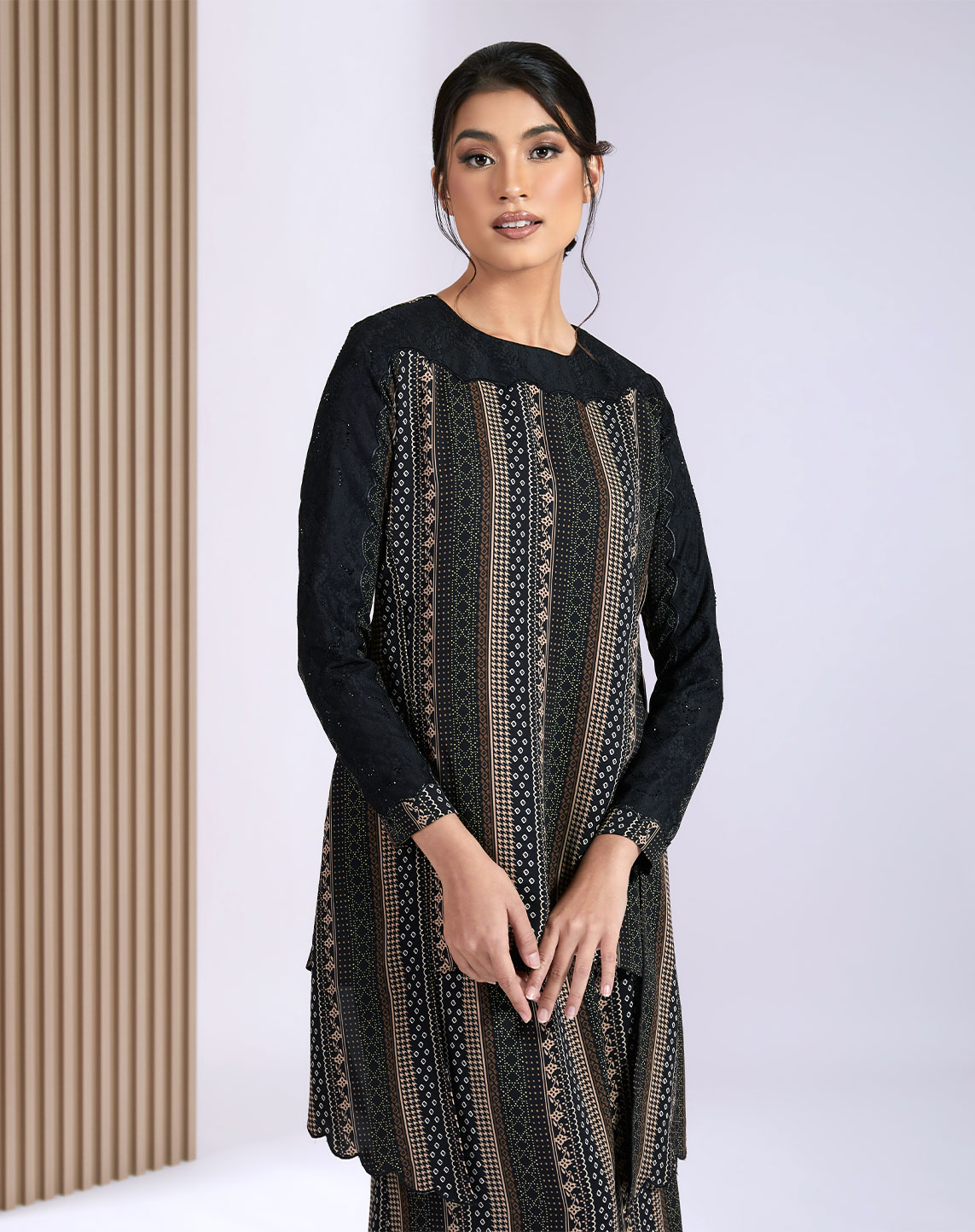 JELITA BAJU KURUNG